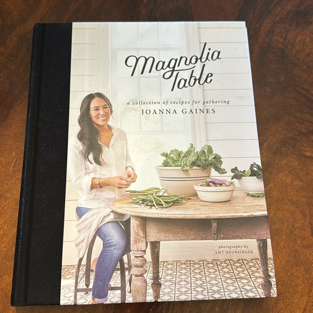Magnolia Table cookbook by Joanna Gaines. Hardback/ for family gathering 328 pgs